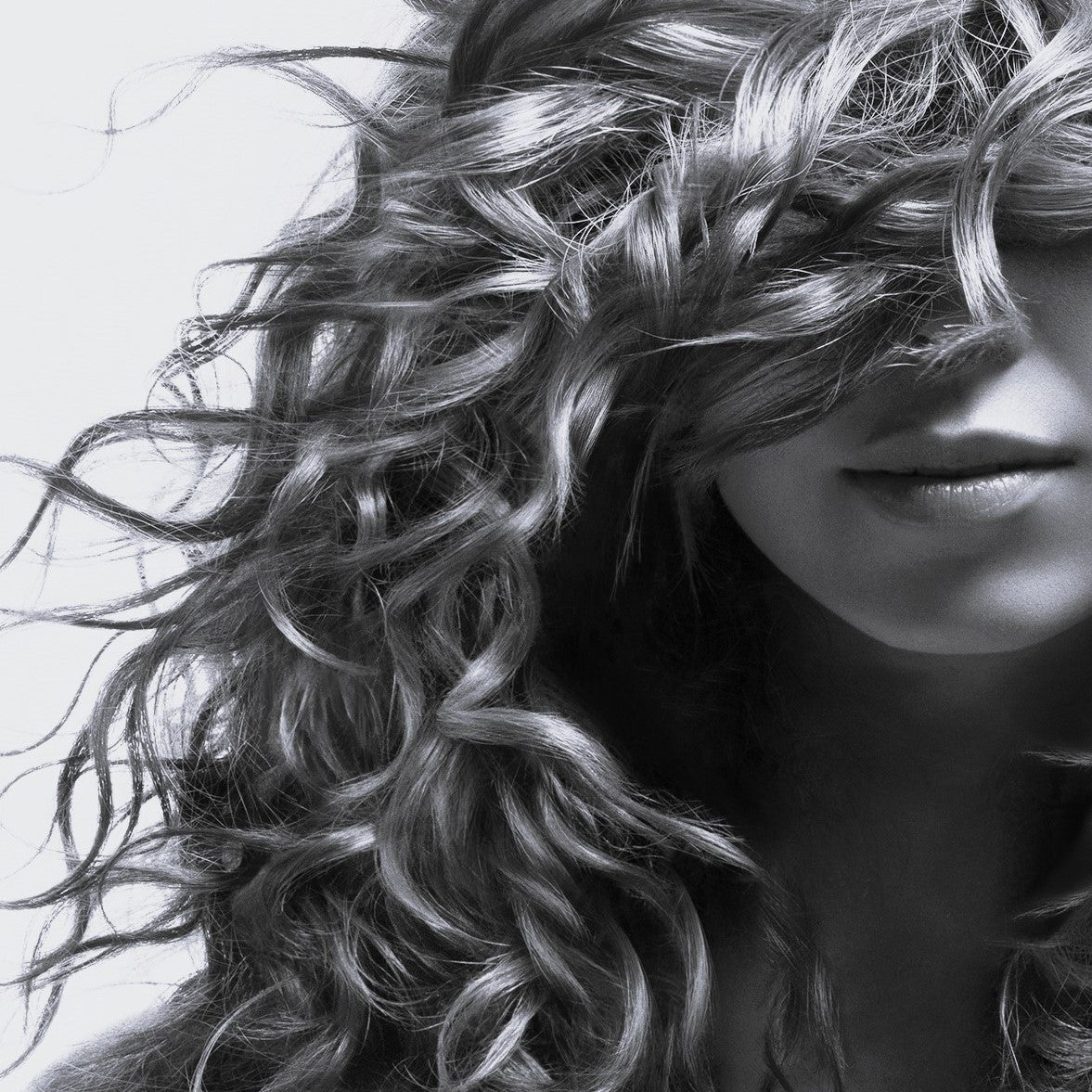 Réveiller et définir les cheveux bouclés